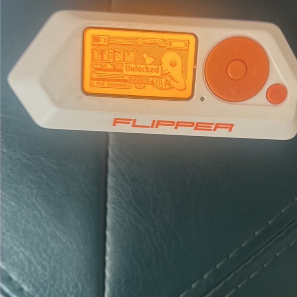 Flipper Zero - Picture 3 of 6